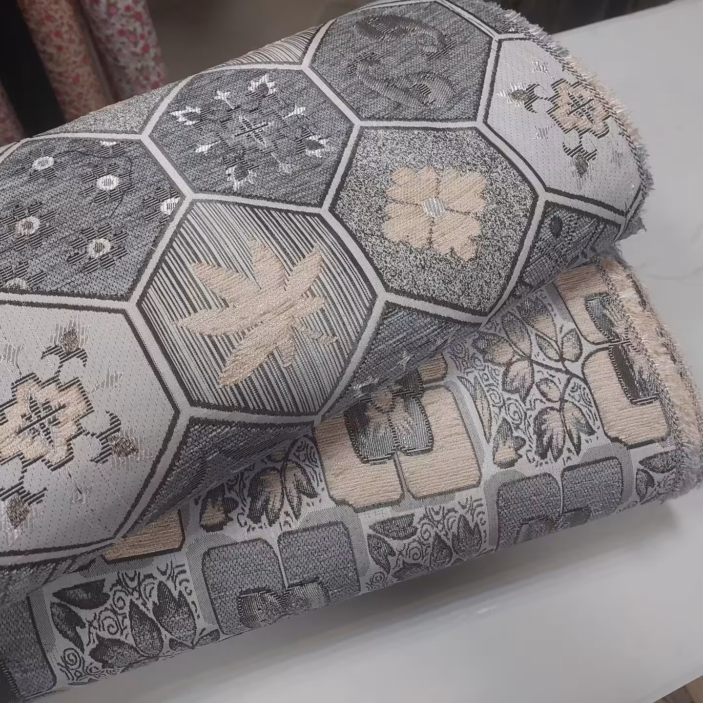 پارچه رومبلی و پشتی 