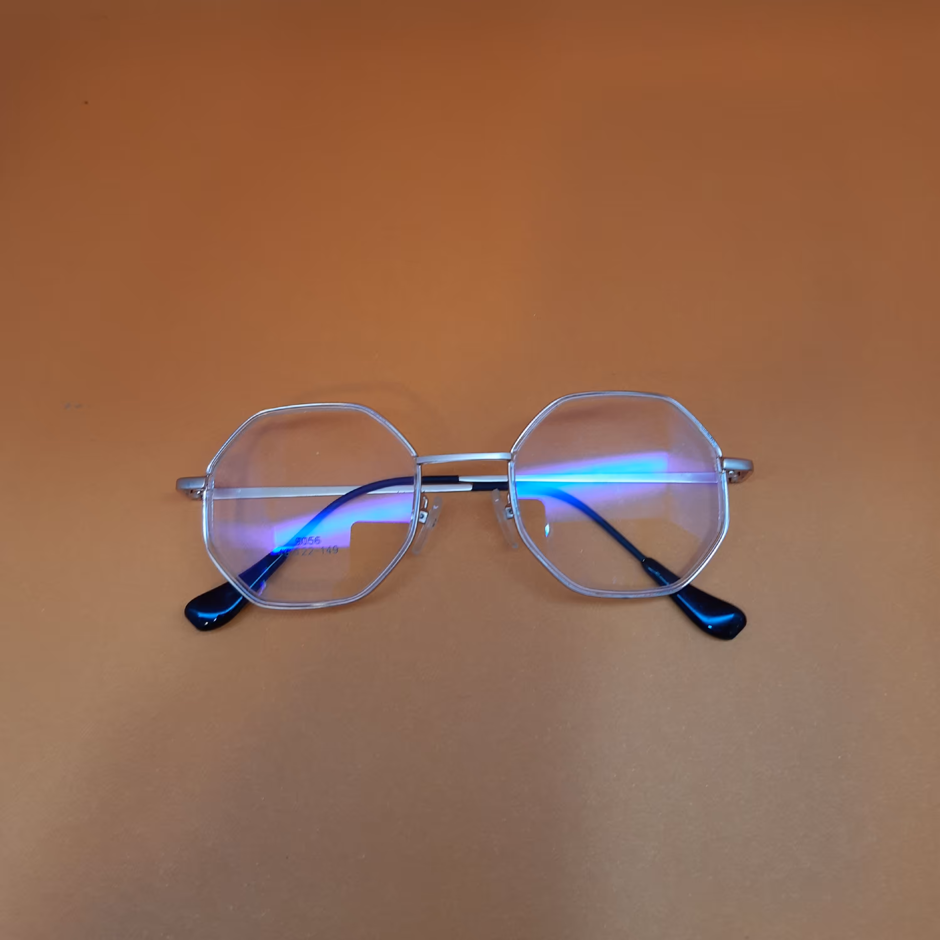 عینک طبی فانتزی 8 ضلعی  هشت ضلعی جنس فریم تمام قاب فلزی طلایی