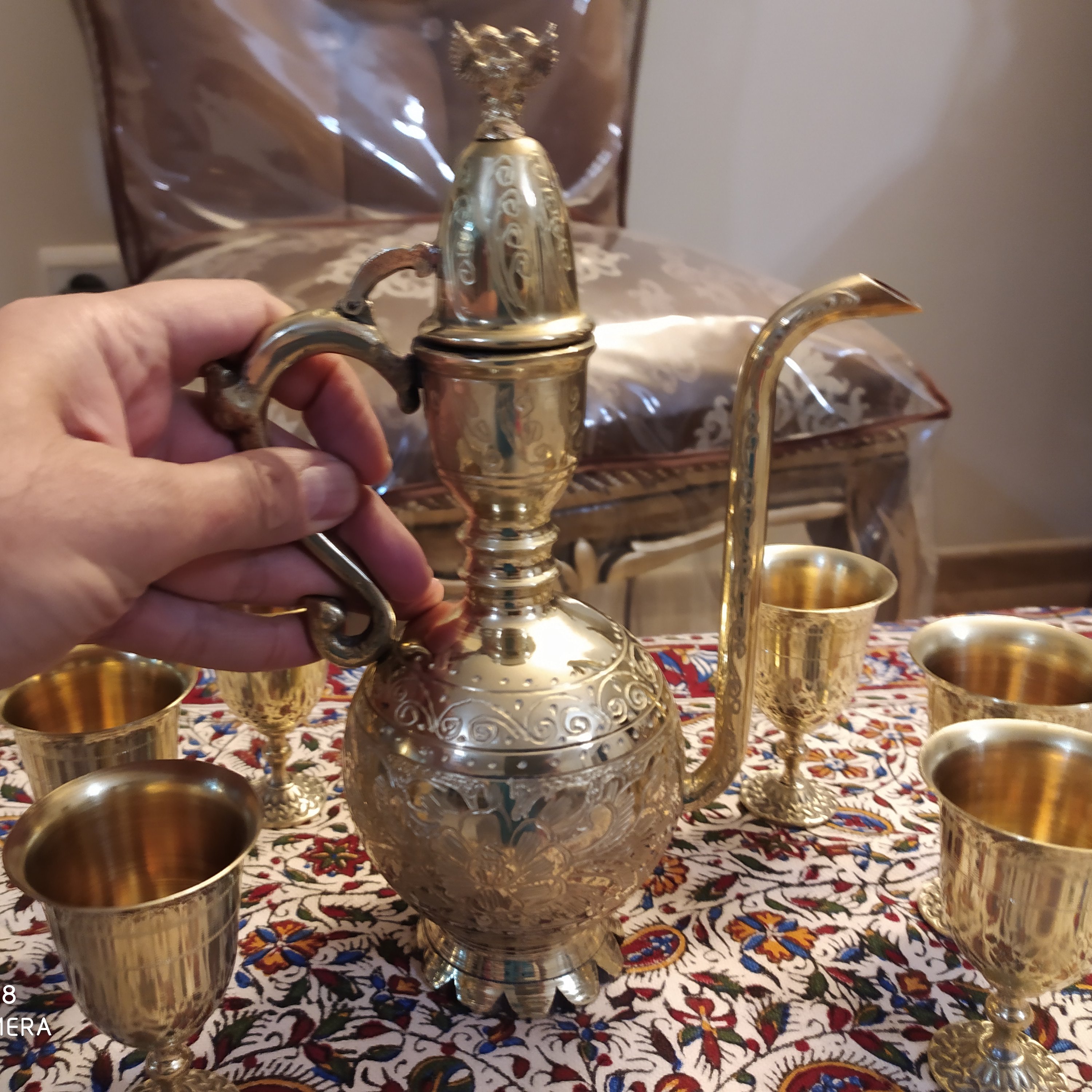 گلاب پاش ویا شربت خوری هندی با 6عدد جام برنزی