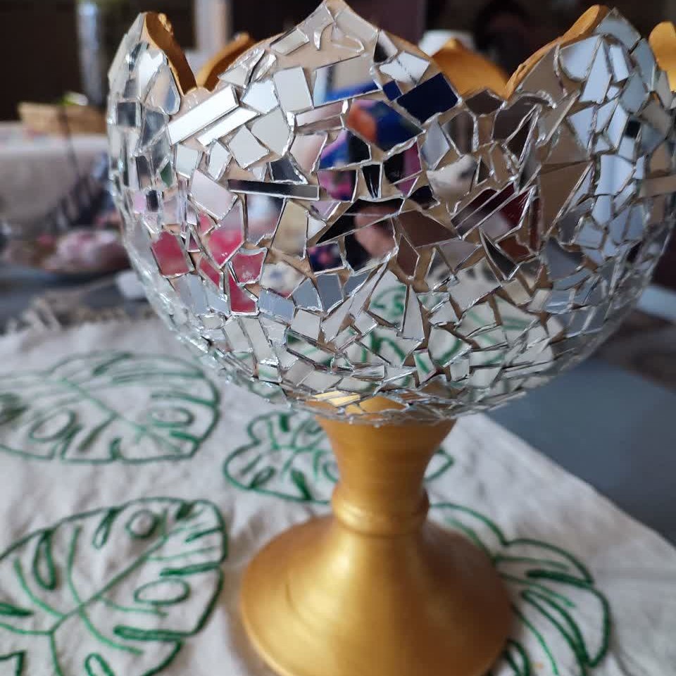 ظرف پذیرایی شکلات خوری سفالی ضد آب(رنگ اکرلیک) دورتادور محصول آینه کاری شده