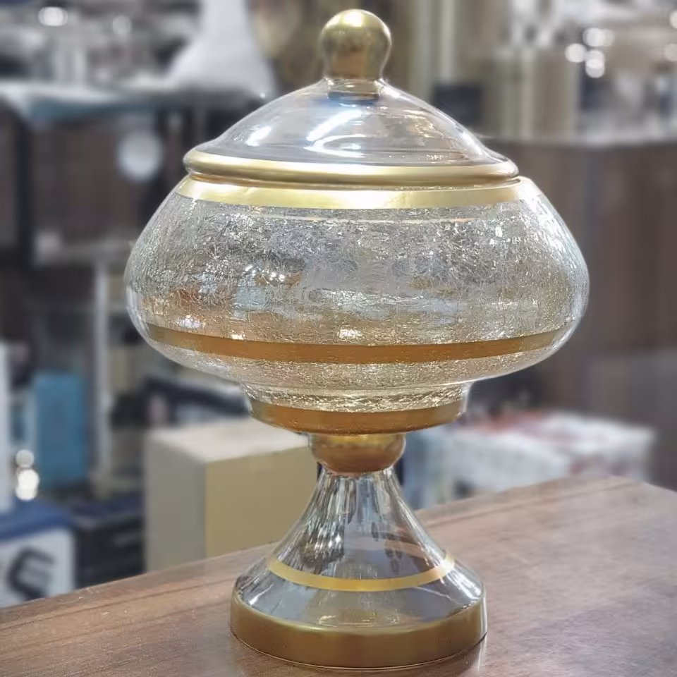 شکلات درب دار سایزبزرگ آبگز کریستال ترک سایزبزرگ هستش وبدون درب هم میتونیدبجای آجیل استفاده کنید