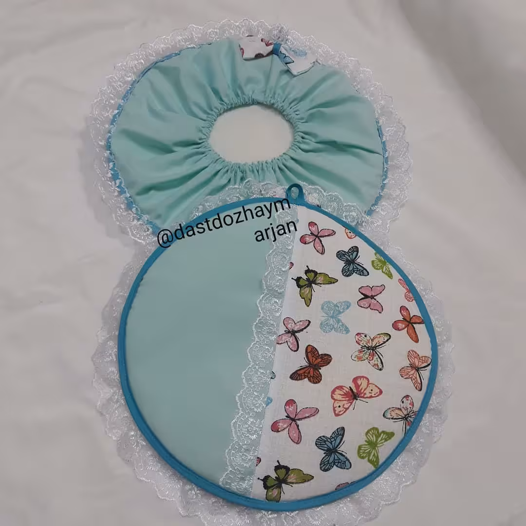 2عدد دمی دورتور سایز متوسط.طرخ پروانه ای  روشن.