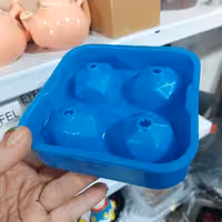 قالب یخ الماسی 4 تایی قالب یخ اشکالی در پلاسکو دهقان 