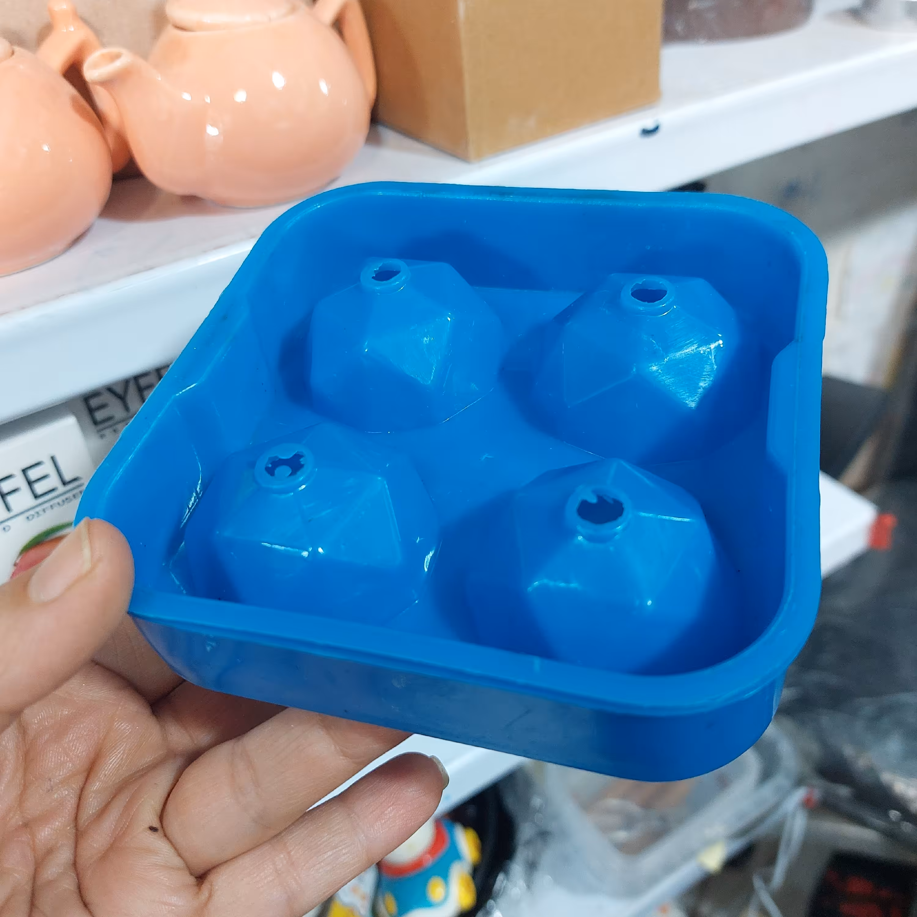 قالب یخ الماسی 4 تایی قالب یخ اشکالی در پلاسکو دهقان 