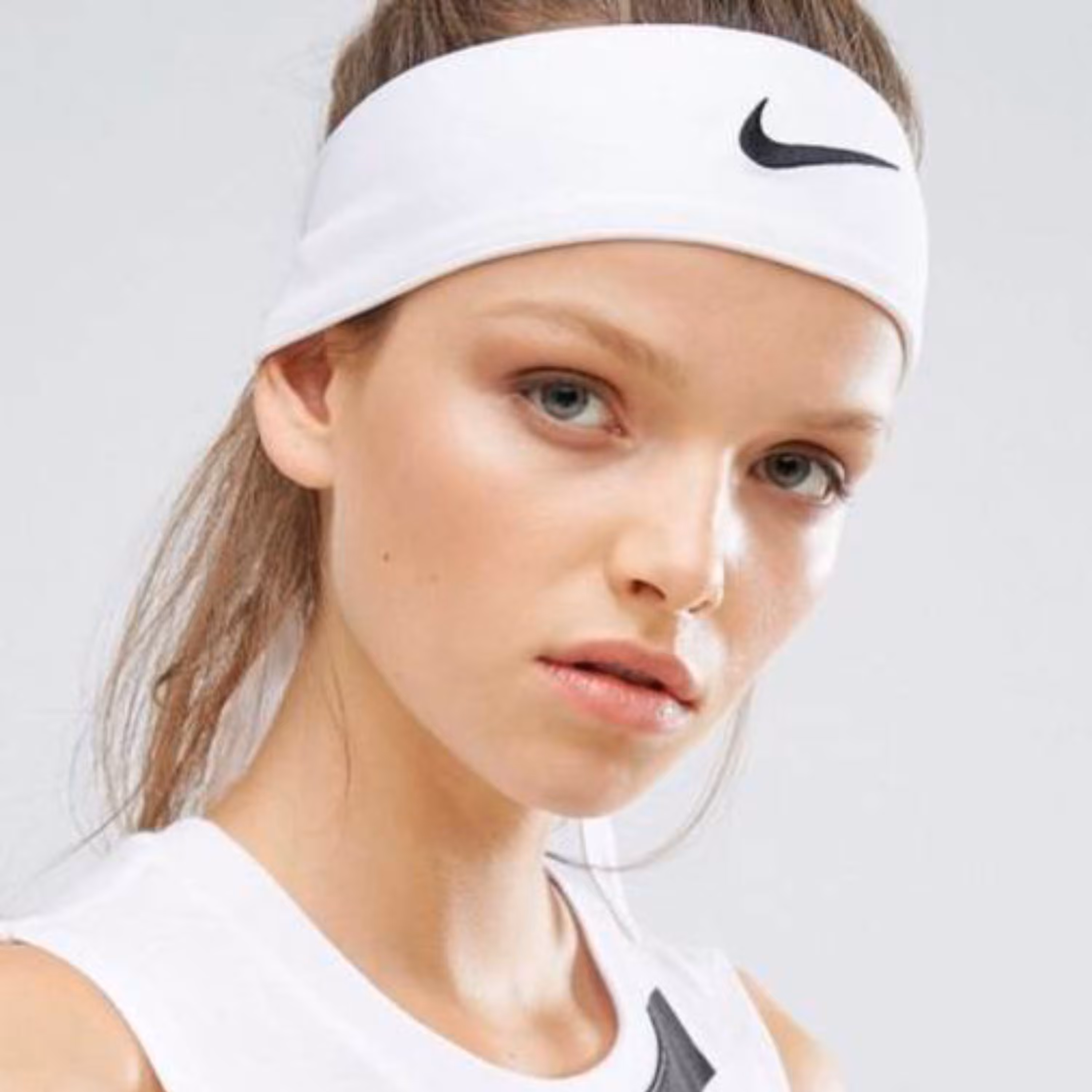 هدبند حوله ای ورزشی نایک رنگ سفید