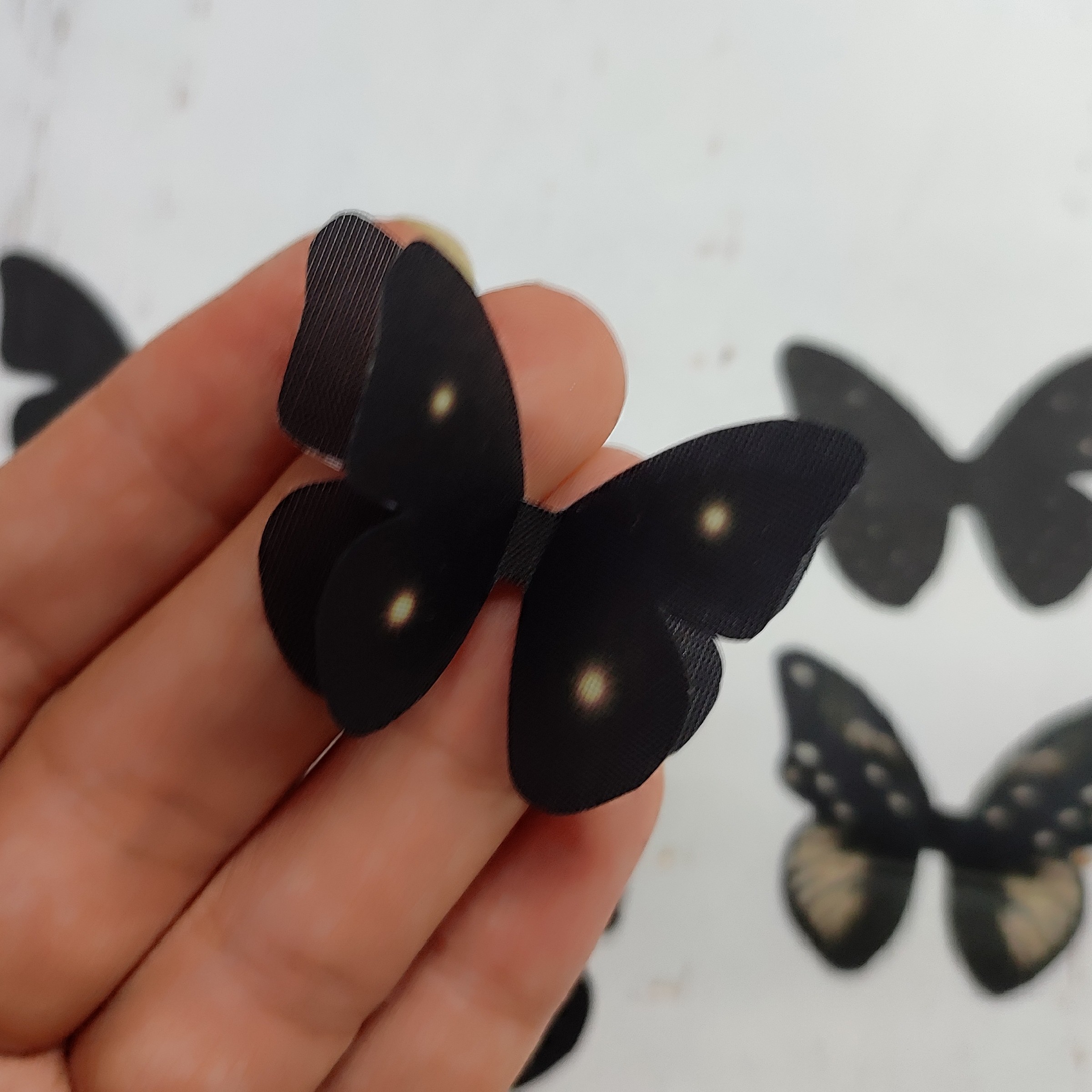 پروانه مشکی پارچه ای کد B1