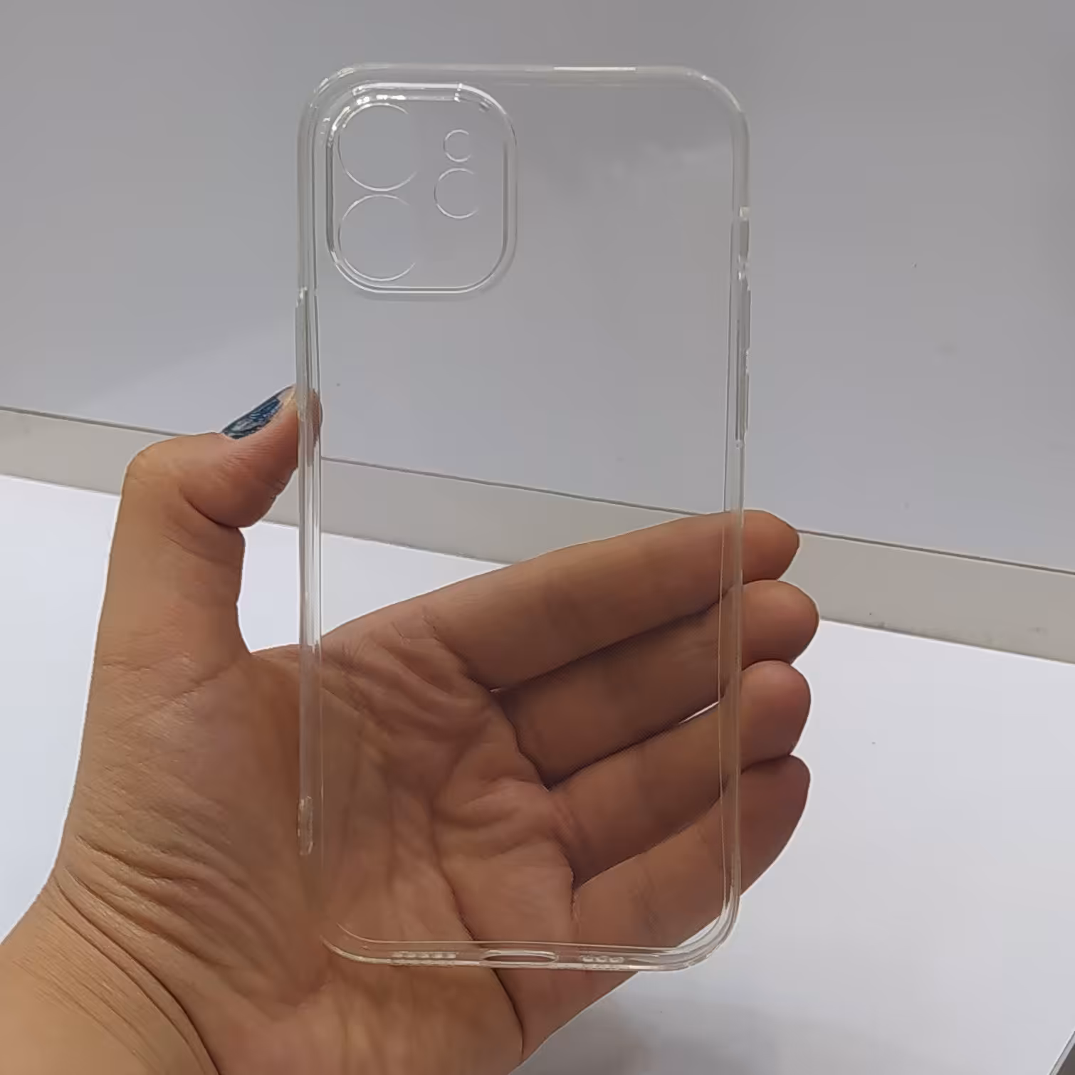 کاور گوشی آیفون 12 جنس شفاف دارای محافظ لنز دوربین 