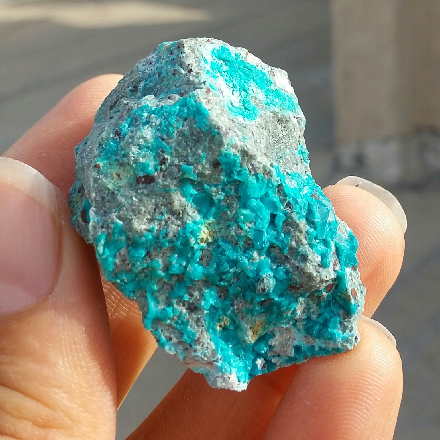 سنگ راف کریزوکولا  کله غازی (سبز آبی) خاص بسیار زیبا کاملا طبیعی چند درجه اختلاف رنگ در نظر بگیرید
کد 12335