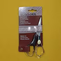 قیچی ساوی . کوچک . مناسب برش کاغذ و فوم و نمد و ارایشی