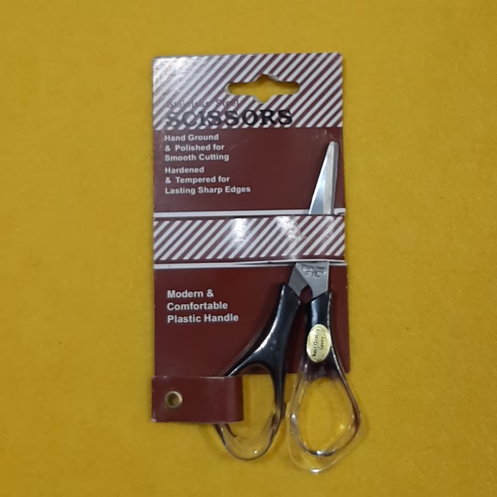 قیچی ساوی . کوچک . مناسب برش کاغذ و فوم و نمد و ارایشی