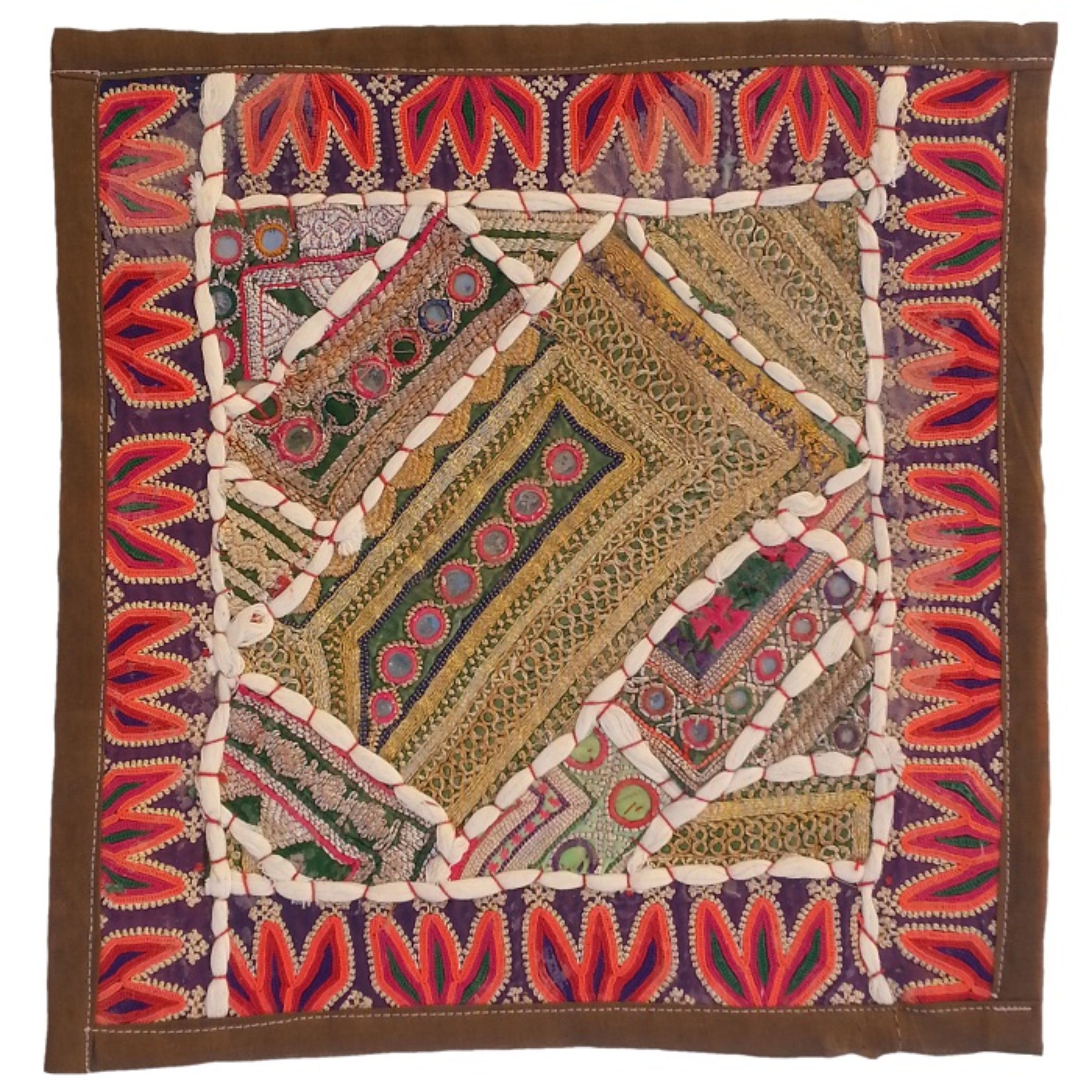 وسط میزی کوچک عسلی کهنه دوزی کد QUKOH1