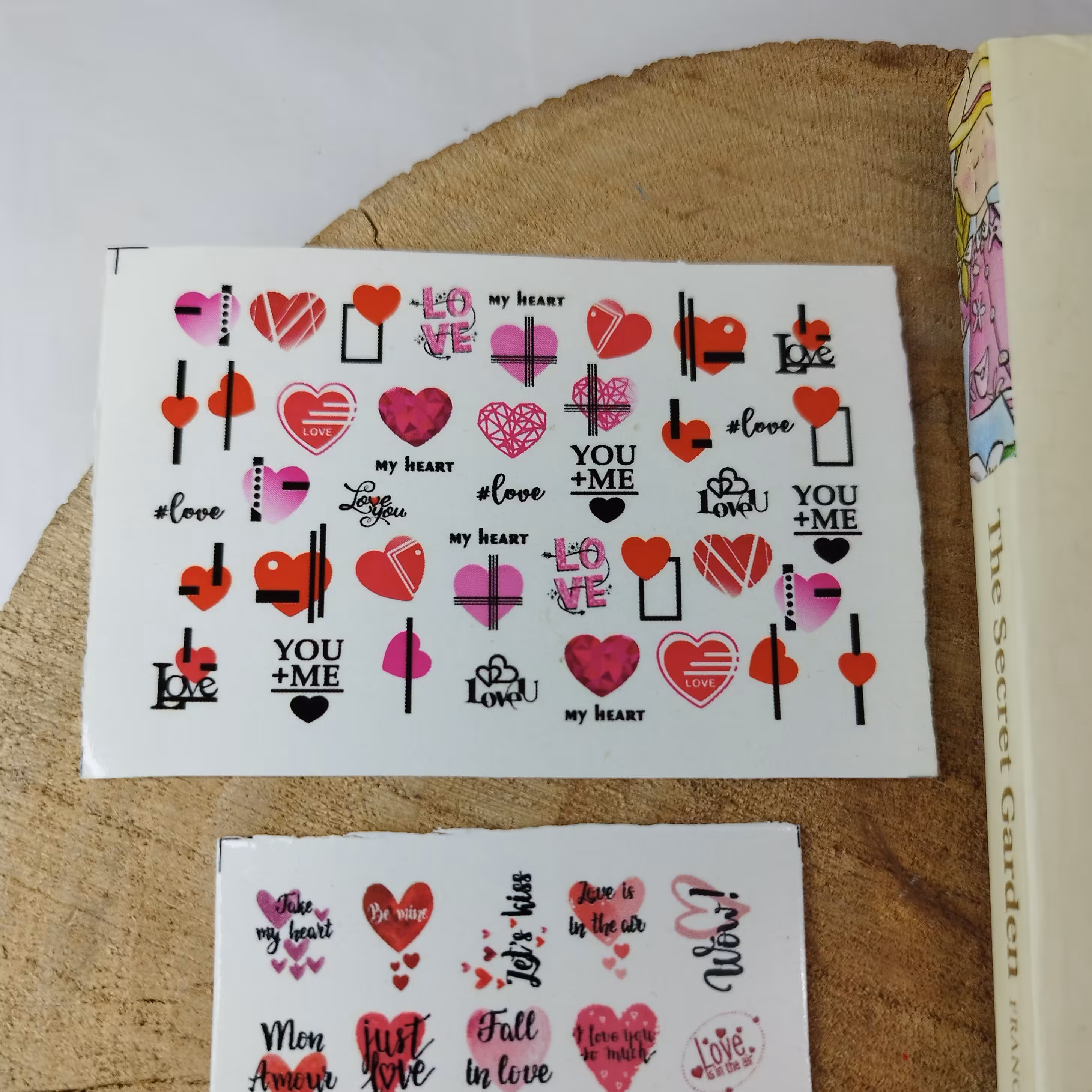 لنز ناخن طرح قلب قرمزز