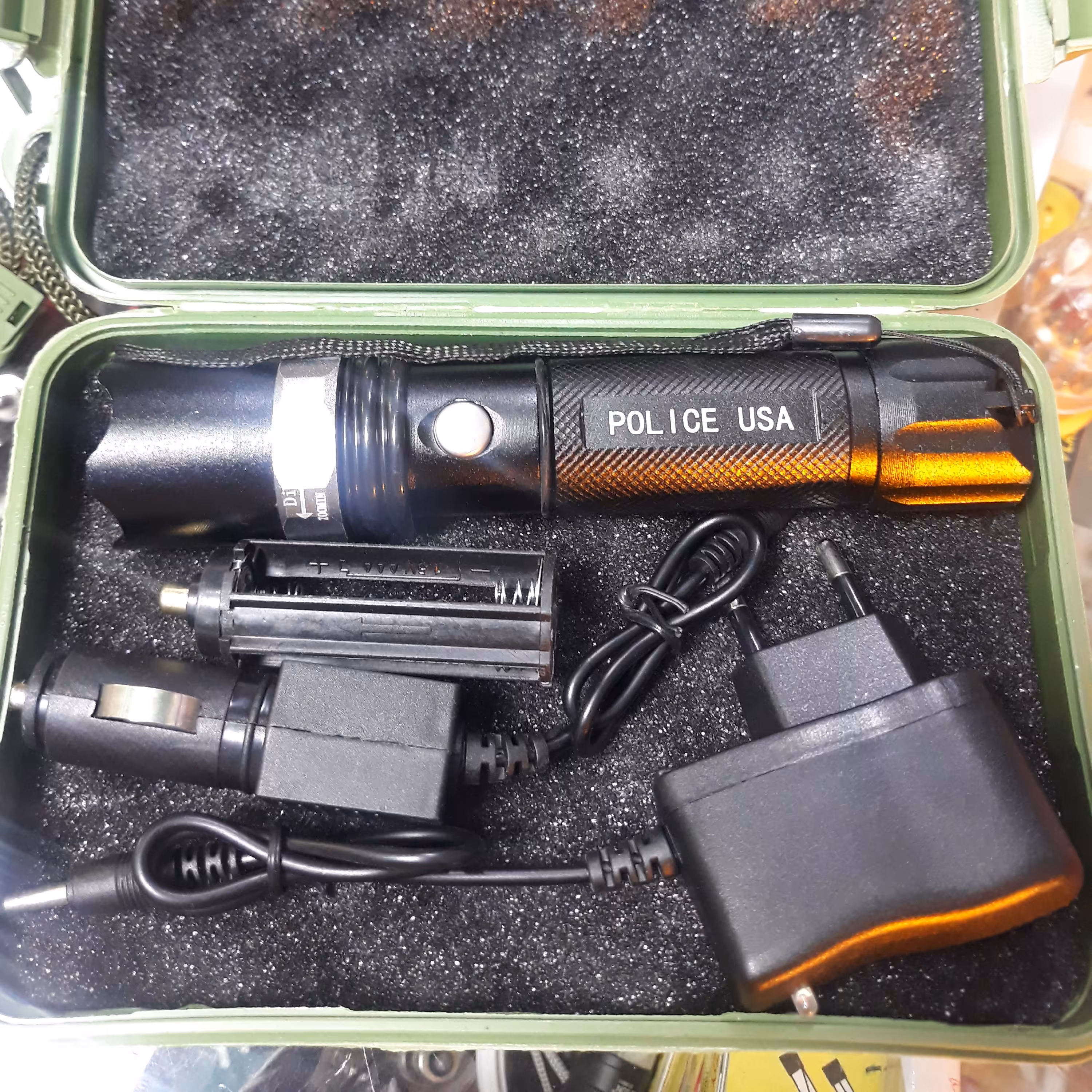 چراغ قوه پلیسی