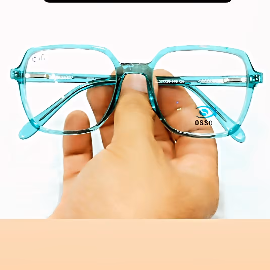 عینک طبی اسپرت جنسیت فریم تمام قاب کایوچو استات کیفیت فریم بسیار عالی قابلیت تعویض انواع عدسی طبی نمره دار را نیز دارد 