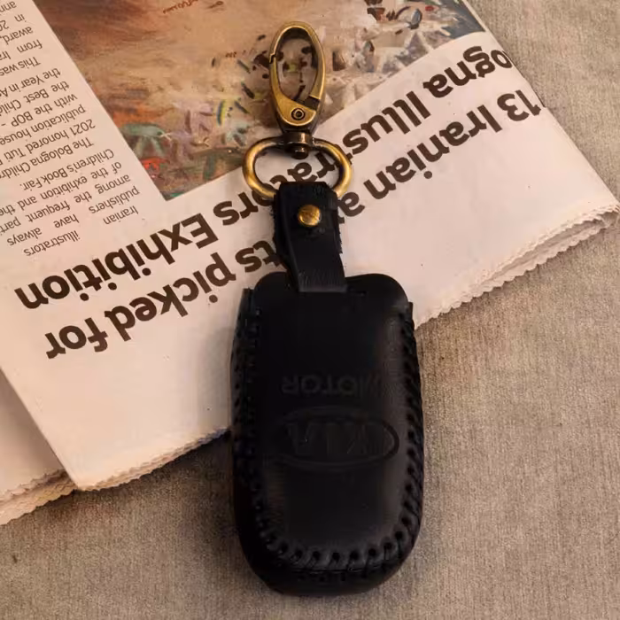 جاسوییچی چرم طبیعی گاوی مشکی مناسب کیا قفل گرد 4دکمه