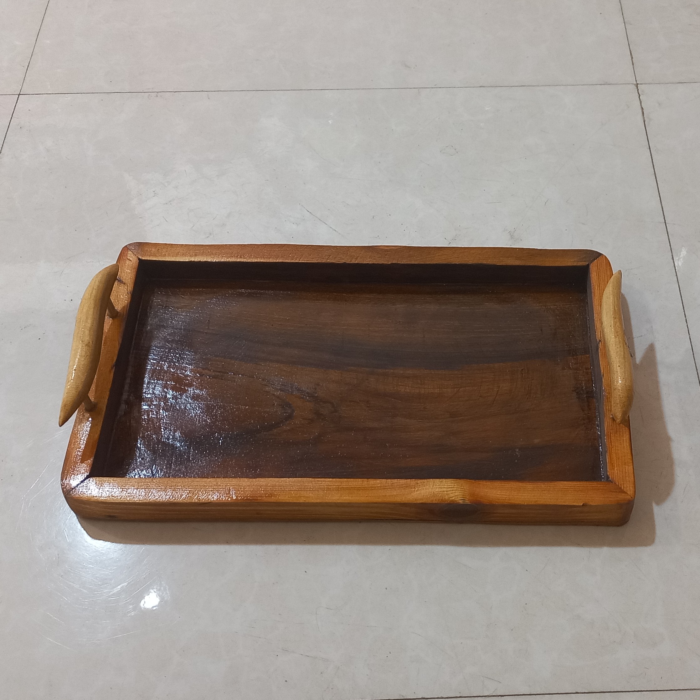سینی چوبی در طرح و رنگ دلخواه شما و ابعاد متنوع به خواست شما