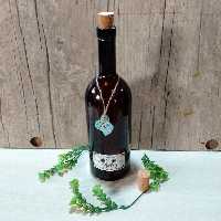 بطری سیواس دو لیتری شیشه قهوه ای محصول دست ساز با بلور صادراتی و درب چوب پنبه بهداشتی آب بند بسیار زیبا و با کیفیت 