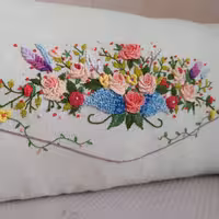 کاور کوسن گلدوزی شده .رز گلبهی