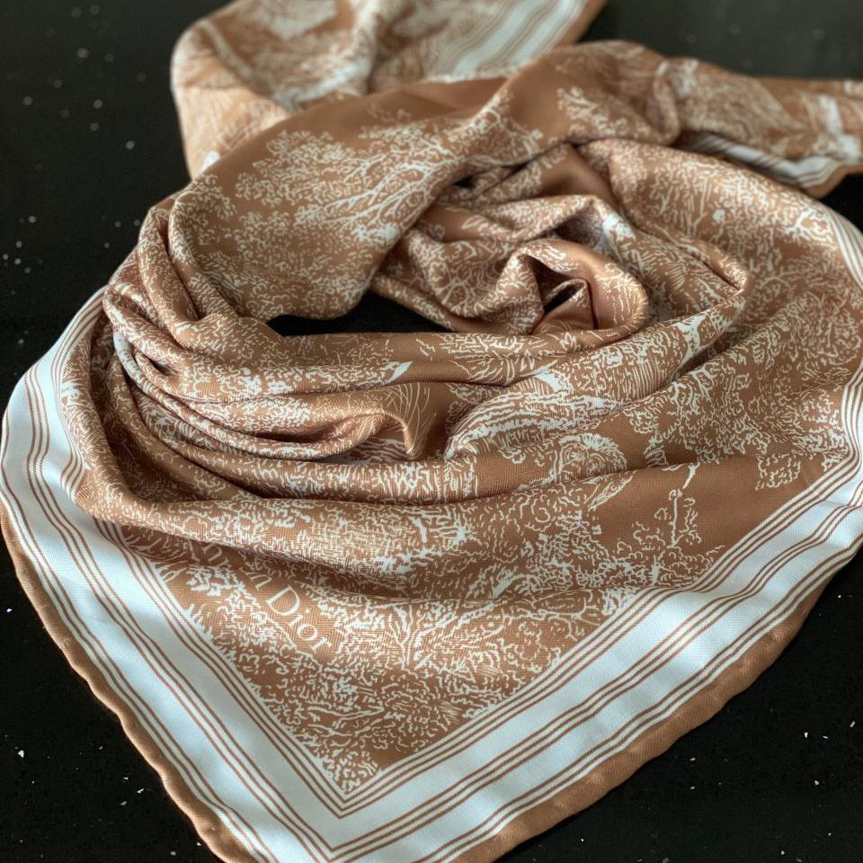روسری پاییزه نخی.