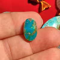 نگین  فیروزه نیشابور با وزن 1.3 گرم