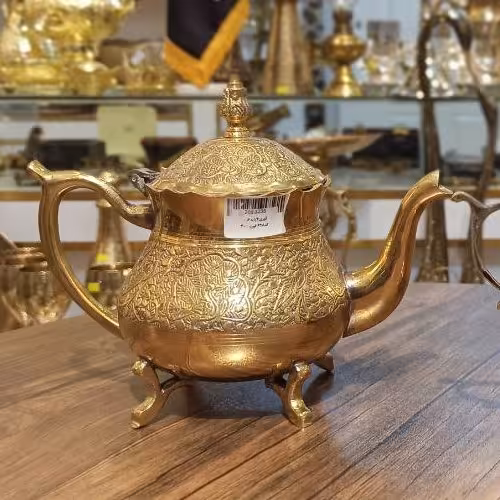 قوری پایه دار برنجی طرح طاووس بزرگ