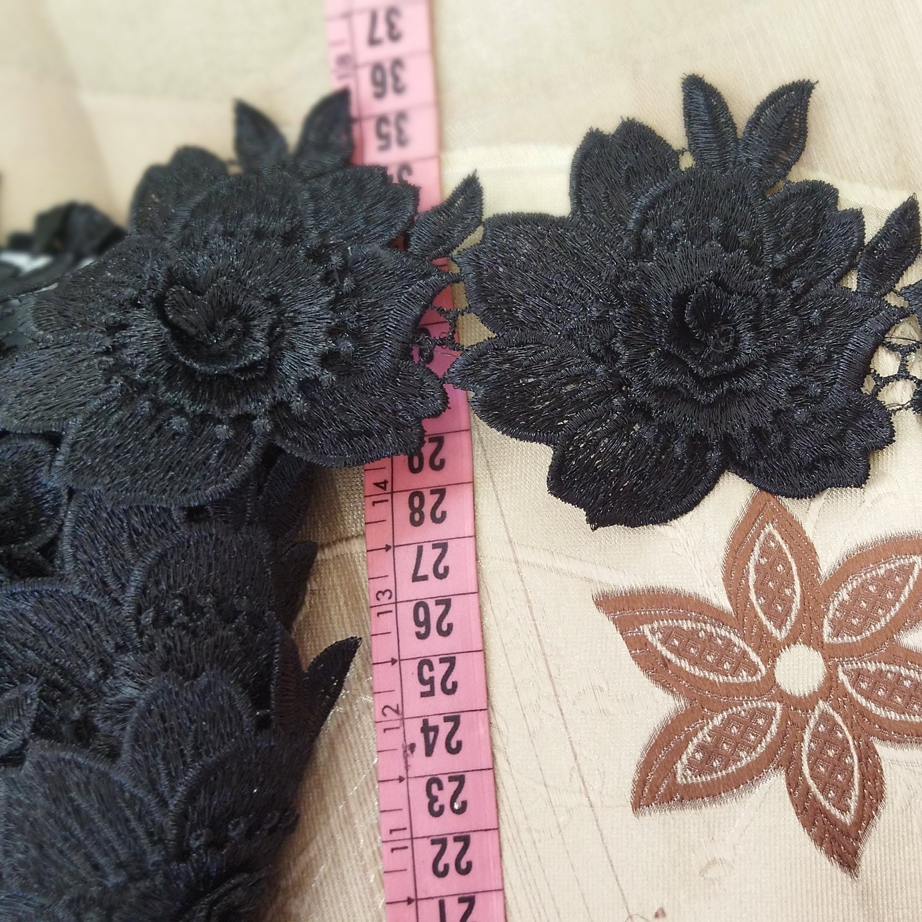 حاشیه گل برجسته 