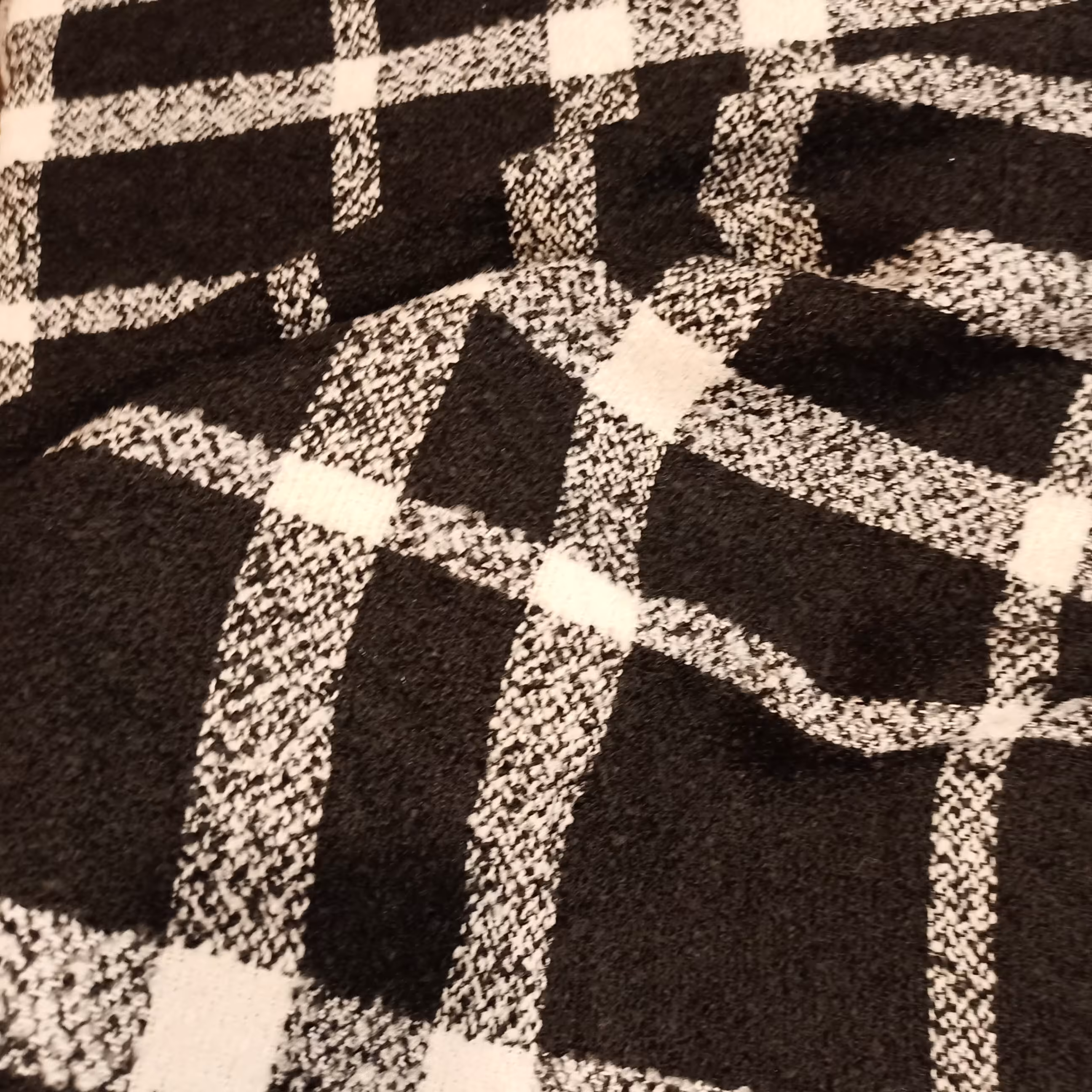 پارچه بافت  پشمی  کره ای  تخفیف زمستانه 