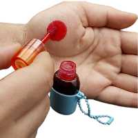 تینت لب مجیک MAGIC مدل قمقمه  رنگ قرمز  بازنجیر آویز کاملا ضدآب  بافت بسیار سبک و 24 ساعته مات  تاریخ مصرف 2027