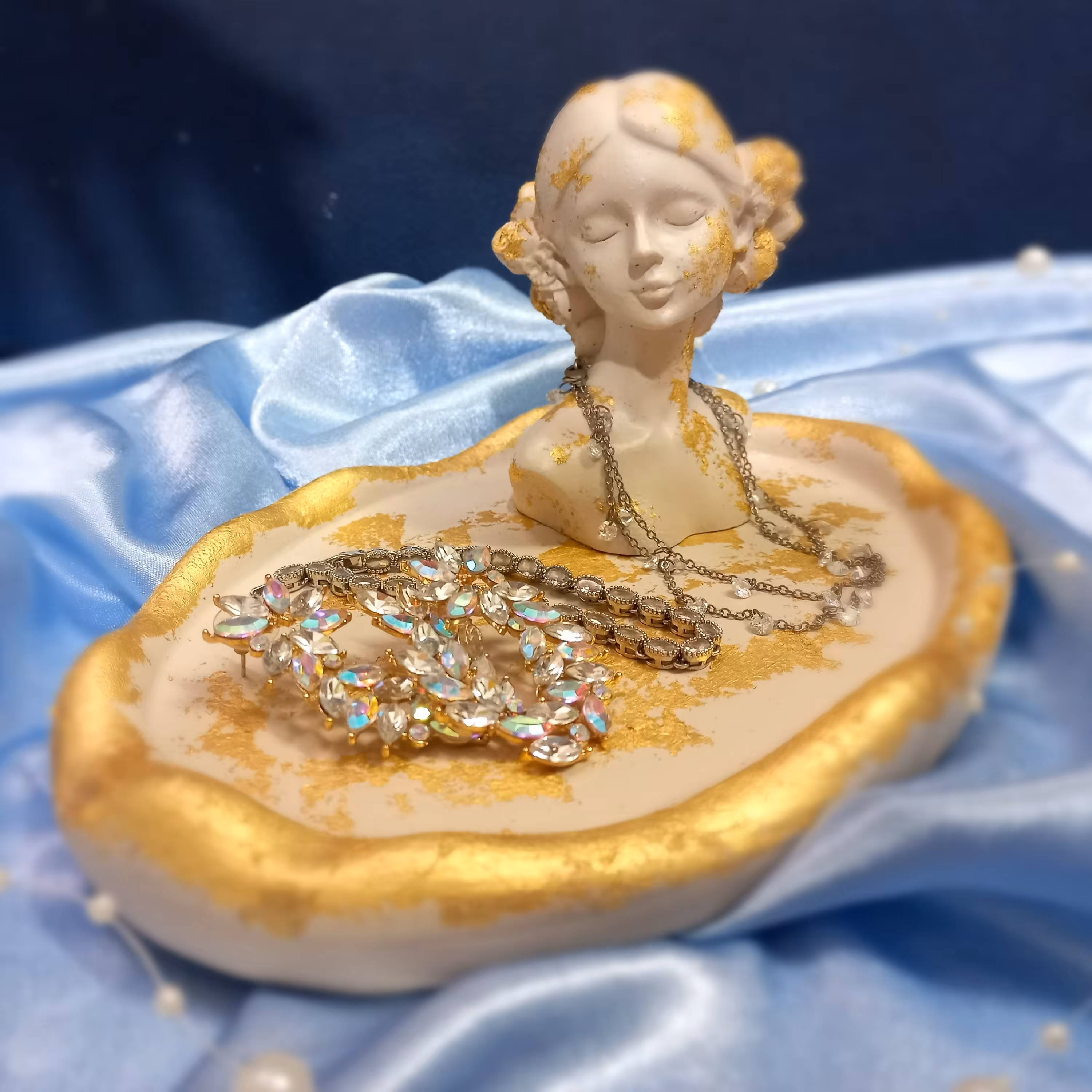 بشقاب دکوراتیو (استند جواهر ات)