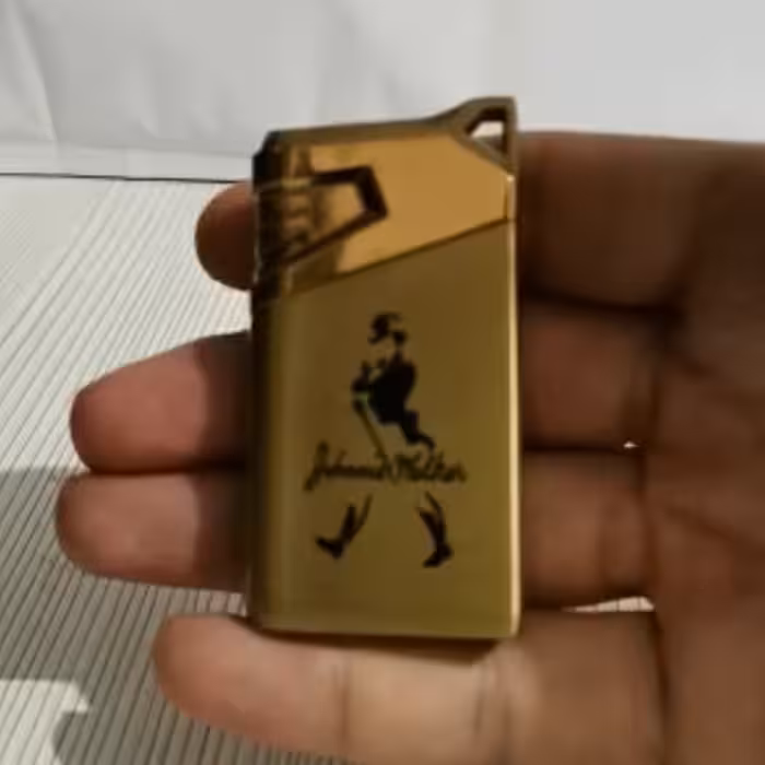 فندک کوره ای گازی با بدنه فلزی باکیفیت زیبا و خوش دست