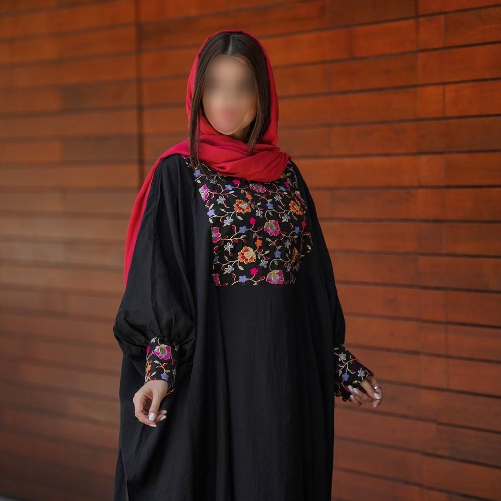 مانتو عبایی مشکی گلدوزی شده بسیار پرفروش وش و پرطرفدار مناسب همه سایزها