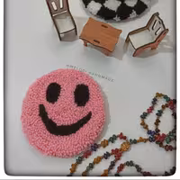 زیرلیوانی پانچدوزی طرح لبخند