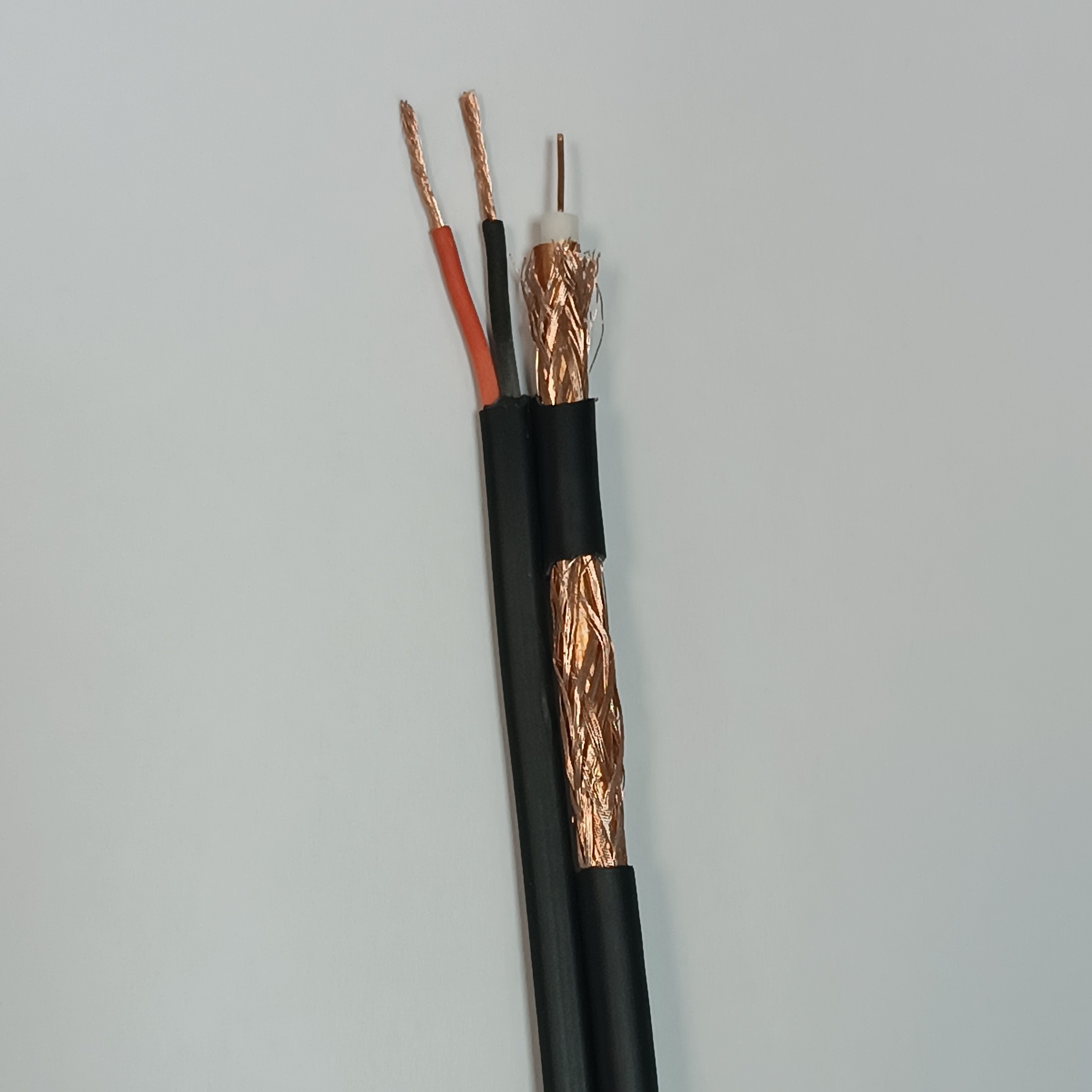 کابل ترکیبی دوربین مدار بسته RG59 به همراه کابل برق به صورت قرقره 305 متری ( پس کرایه)