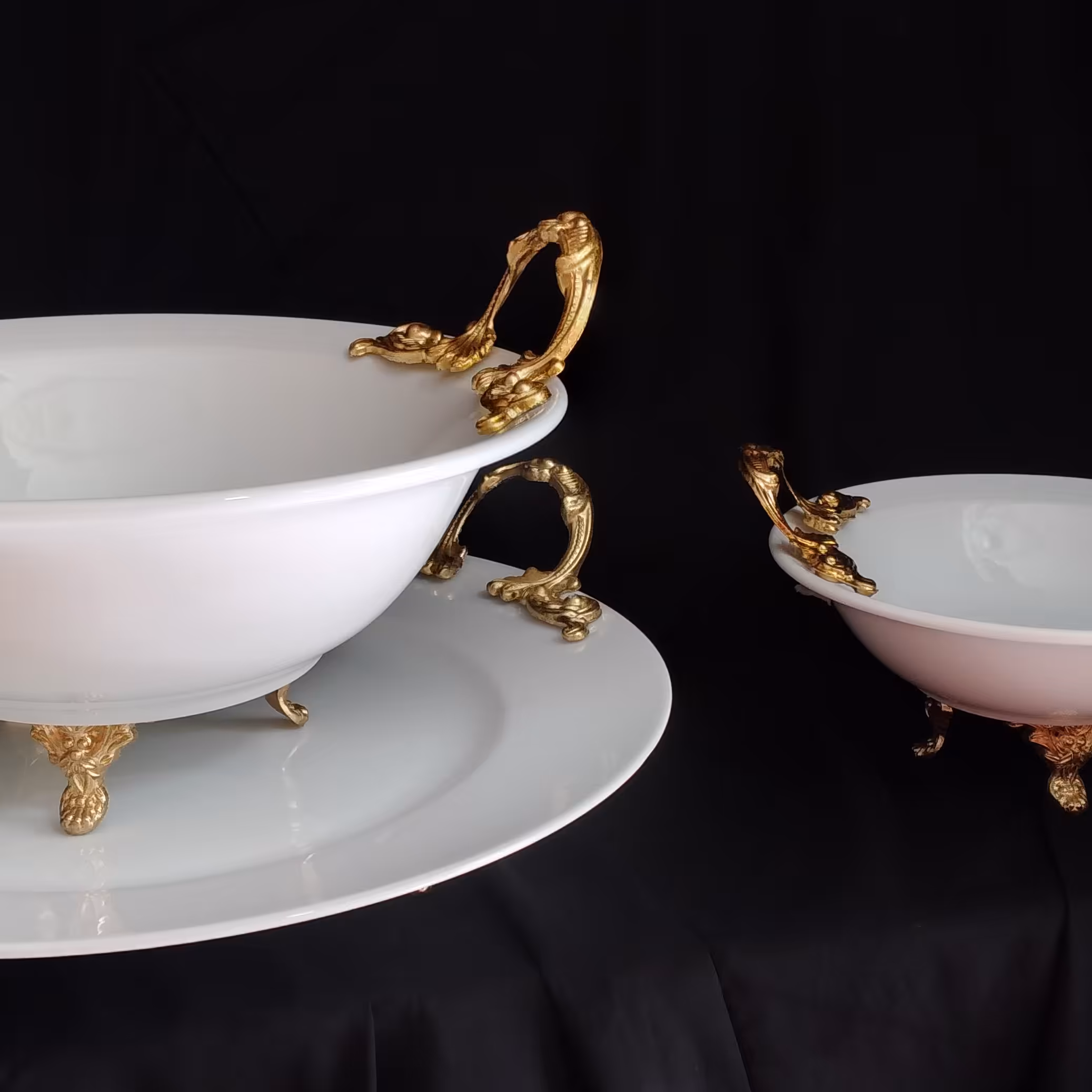 سرویس 4تیکه پذیرایی شامل میوه خوری آجیل خوری شیرینی خوری و شکلات خوری