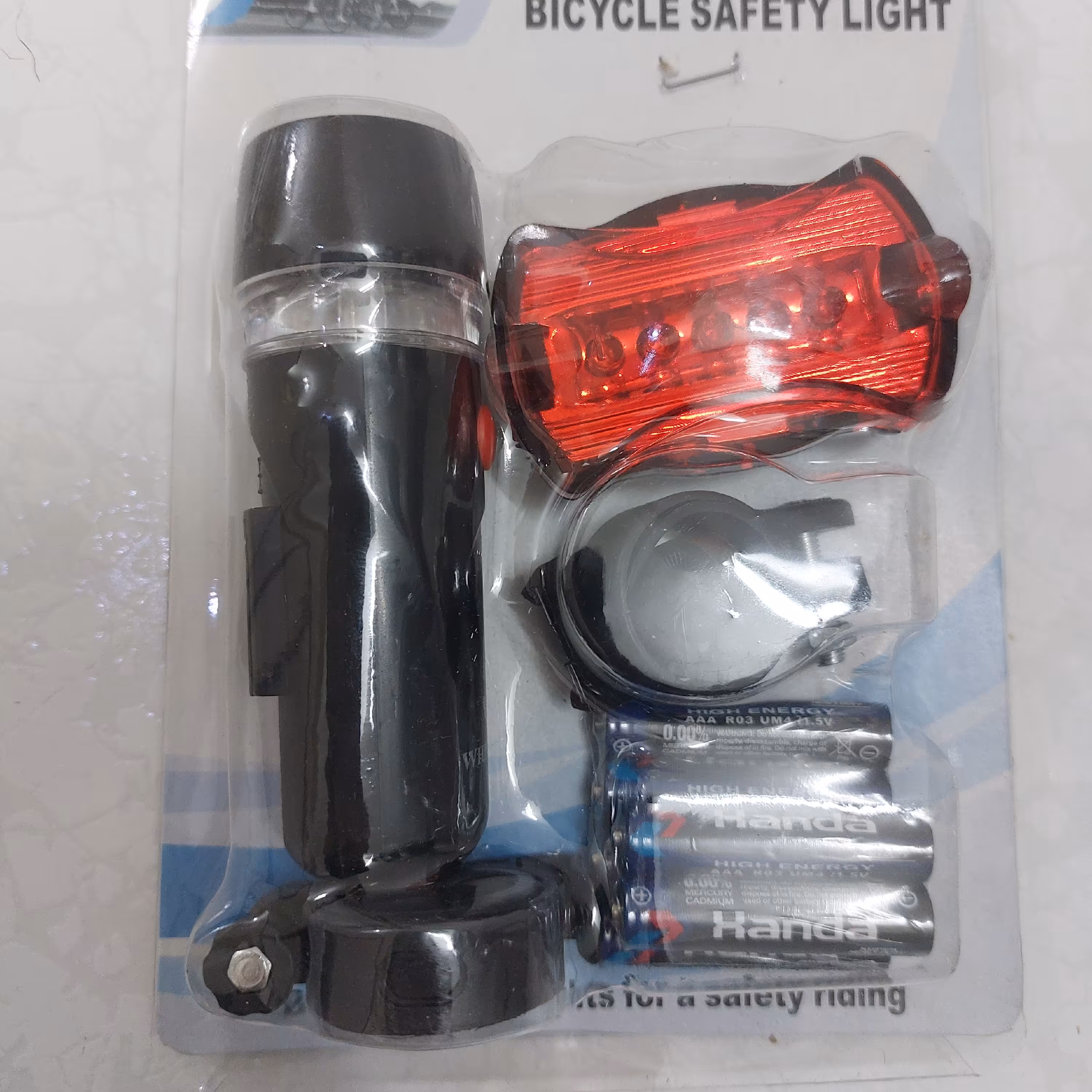 چراغ هالوژن عقب و جلو دوچرخه همراه با 6 عدد باطری رایگان