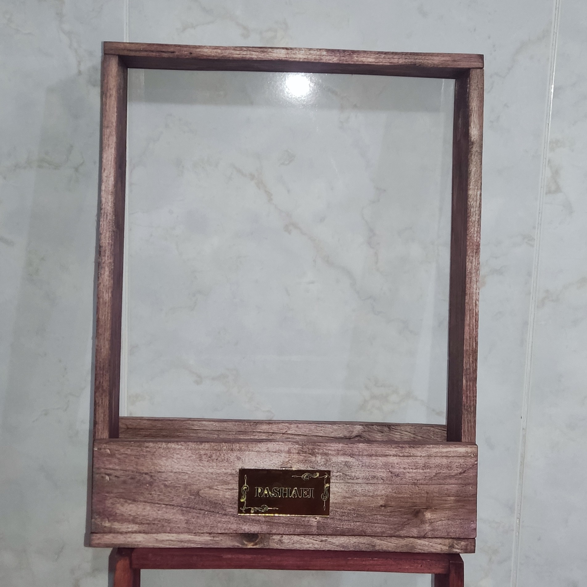 باکس گل چهار گوشه برای گلفروشی ها خرید بالایه50عدد تفیف مناسب تعلق میگیرد ابعاد 30در30در11