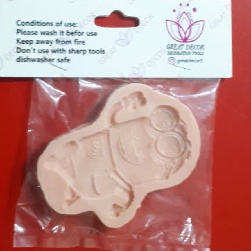 مولد مینیون  ابعاد 7 در8 سانت