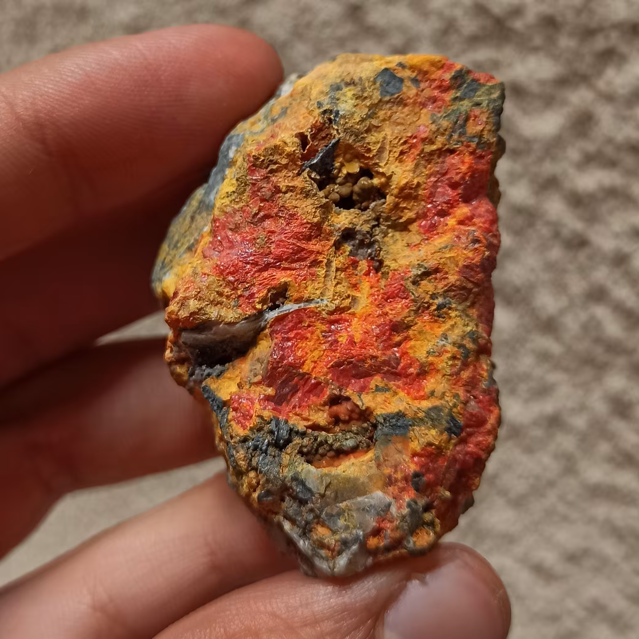 سنگ کلکسیونی زرنیخ یا اورپیمان  رآگلار