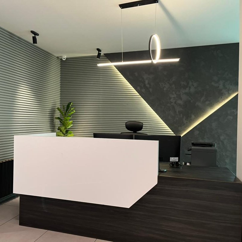 لوستر مدرن طرح خط و دایره رنگ بدنه مشکی مات نور مهتابی