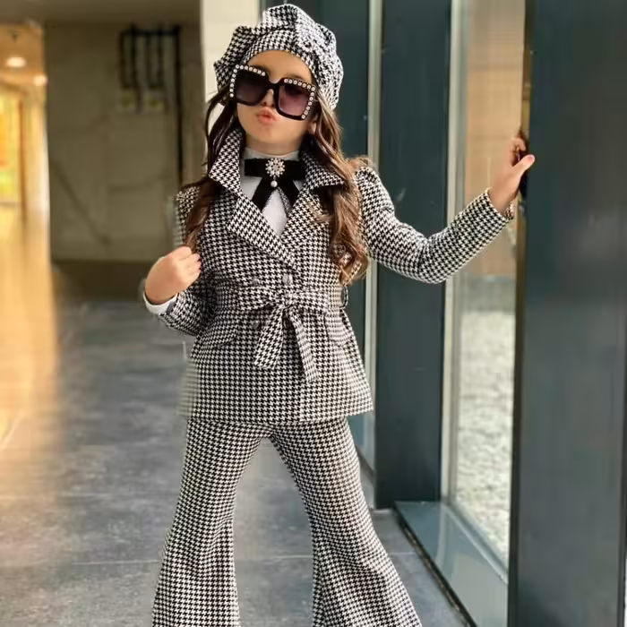 کت و شلوار و کلاه و کمربند ( شومیز  قابل سفارش هست ) 