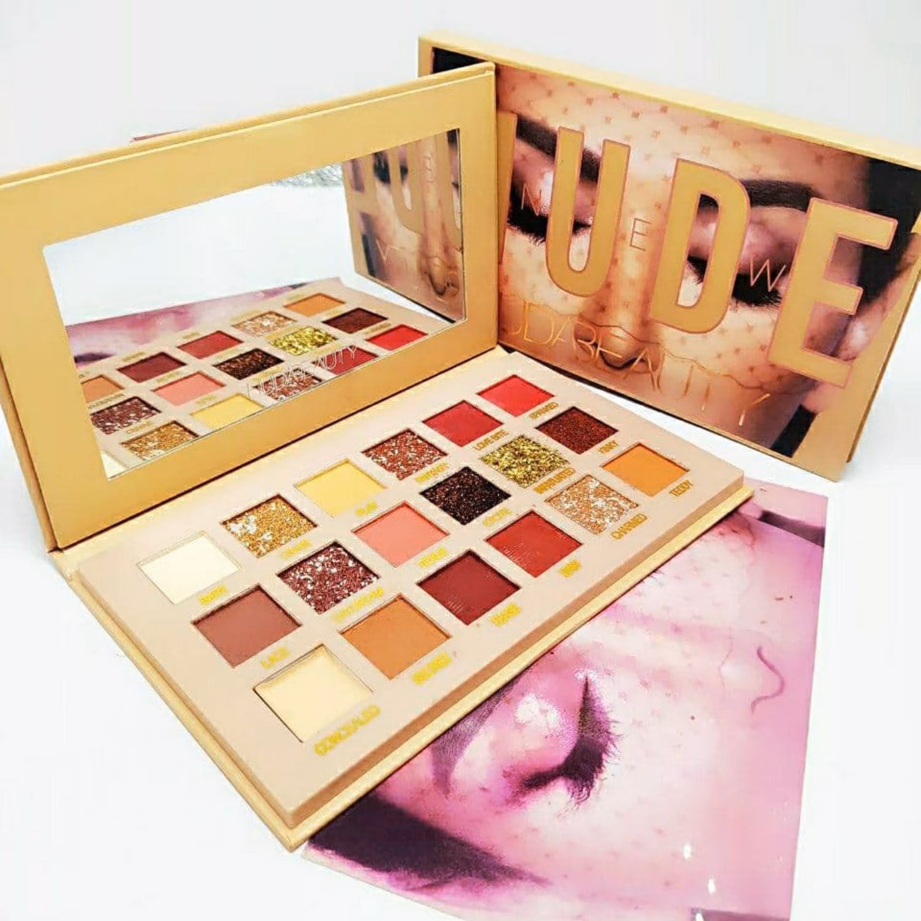 پالت سایه Nude Huda beauty