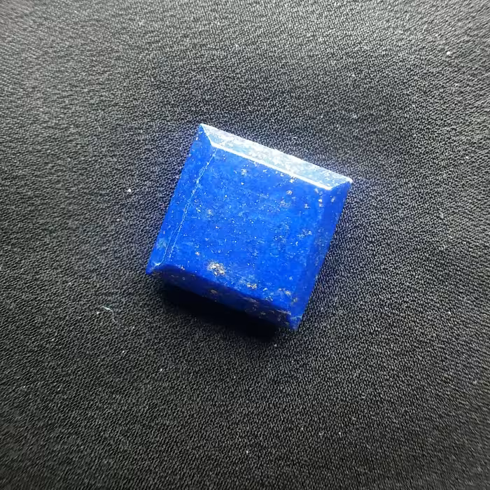 نگین لاجورد دو طرف پولیش دو طرف تراش جواهری پیریت طلایی