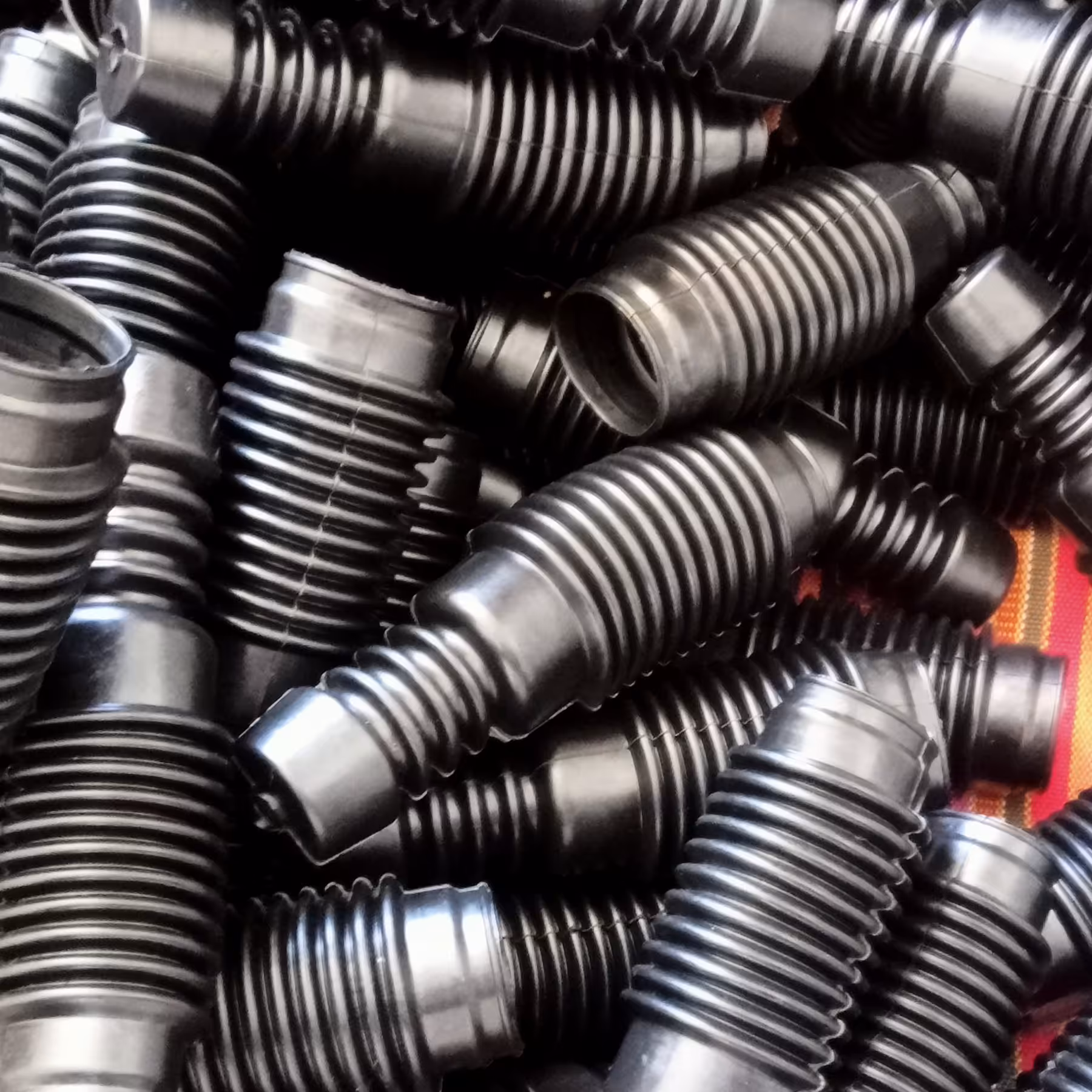 گردگیر کمک فنر عقب پراید 