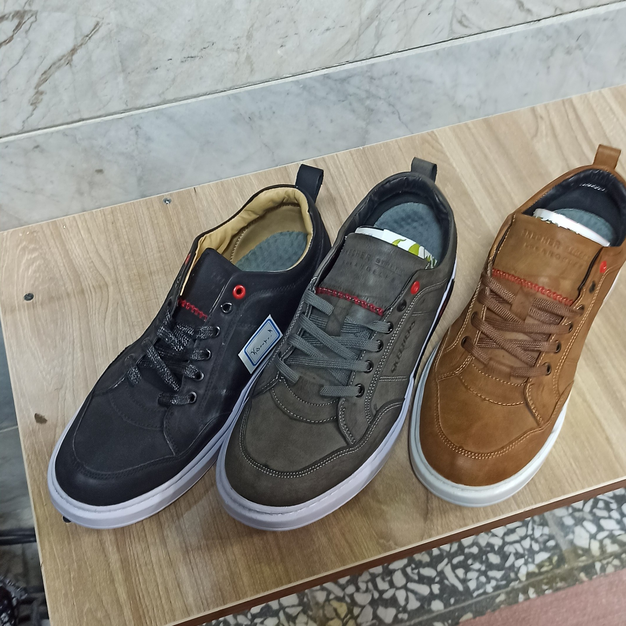 کفش های اسپرت و فوق العاده زیبای کالج با چرم مصنوعی و بسیار سبک و با کیفیت 