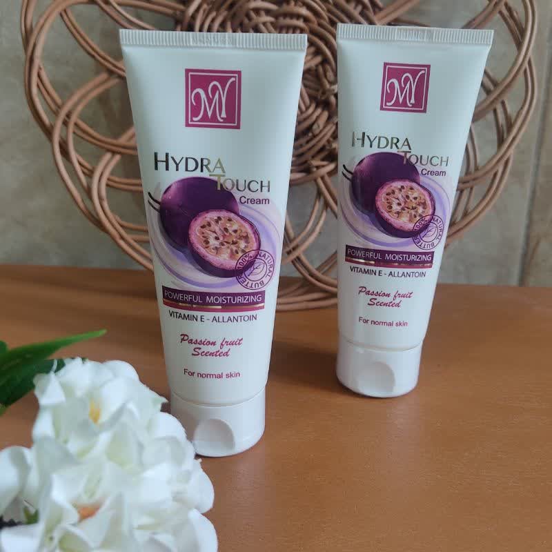 کرم مرطوب کننده ی مای...رایحه ی ملایم ...عصاره ی پشن فروت