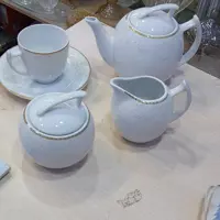 چایخوری 17 پارچه چینی توس درجه یک لب طلایی ساخت شرکت توس 