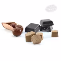 حبه عناب و شکلات باباکدخدا  در بسته بندی 200 گرمی