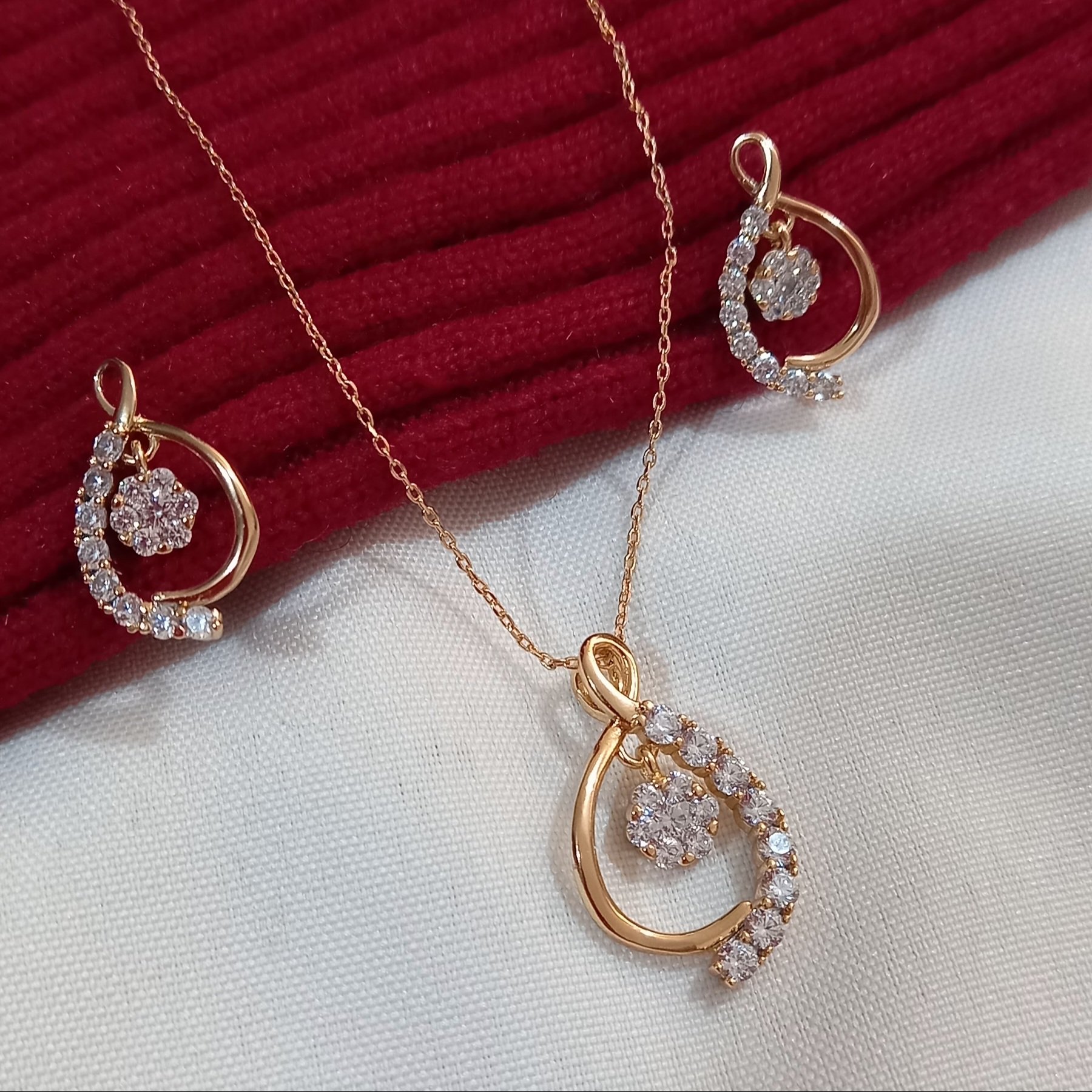 نیمست نگیندار ظریف و زیبای ژوپینگ،رنگ ثابت با آبکاری طلا