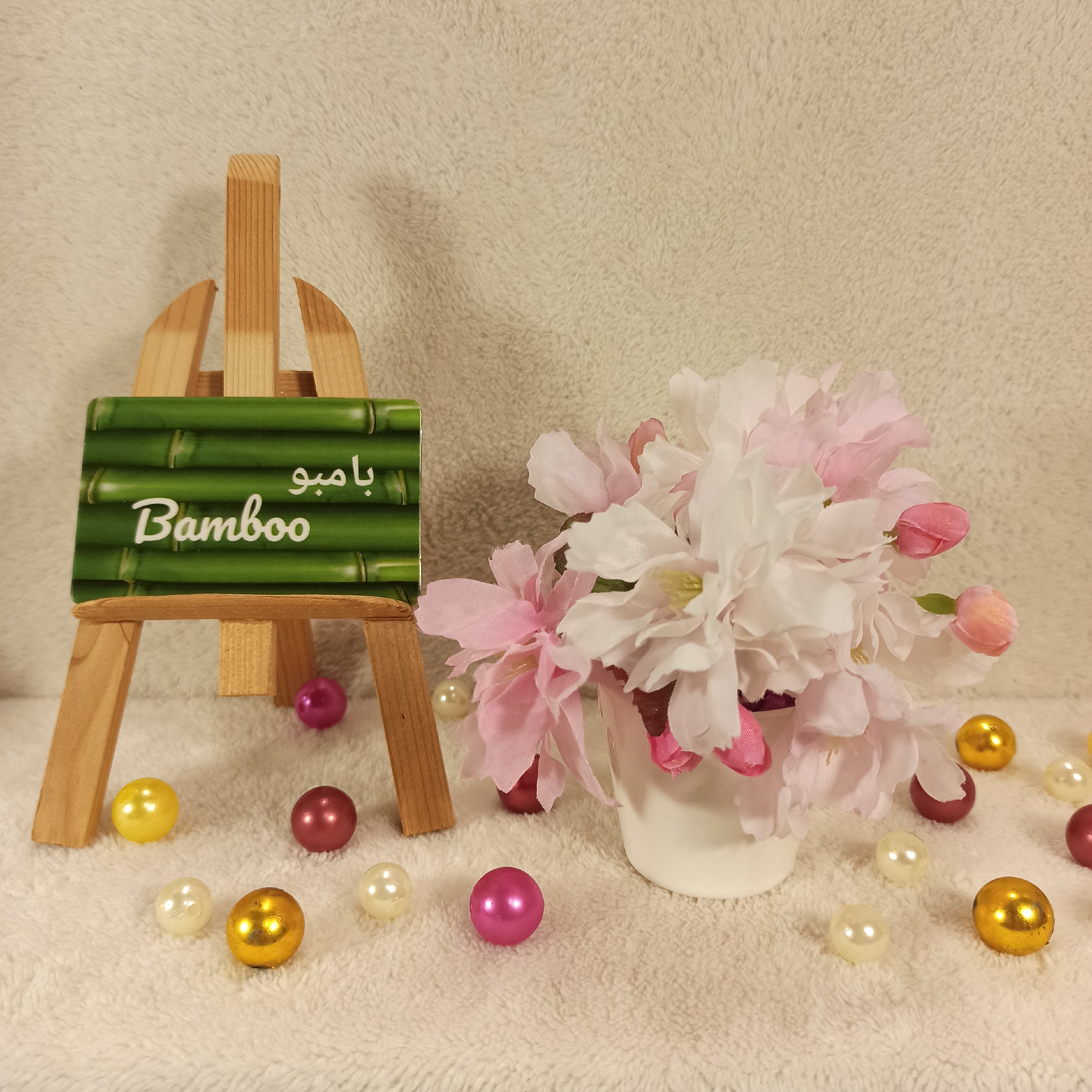 گلدان با گل  مصنوعی . مینیمال طَرح ایکیا 