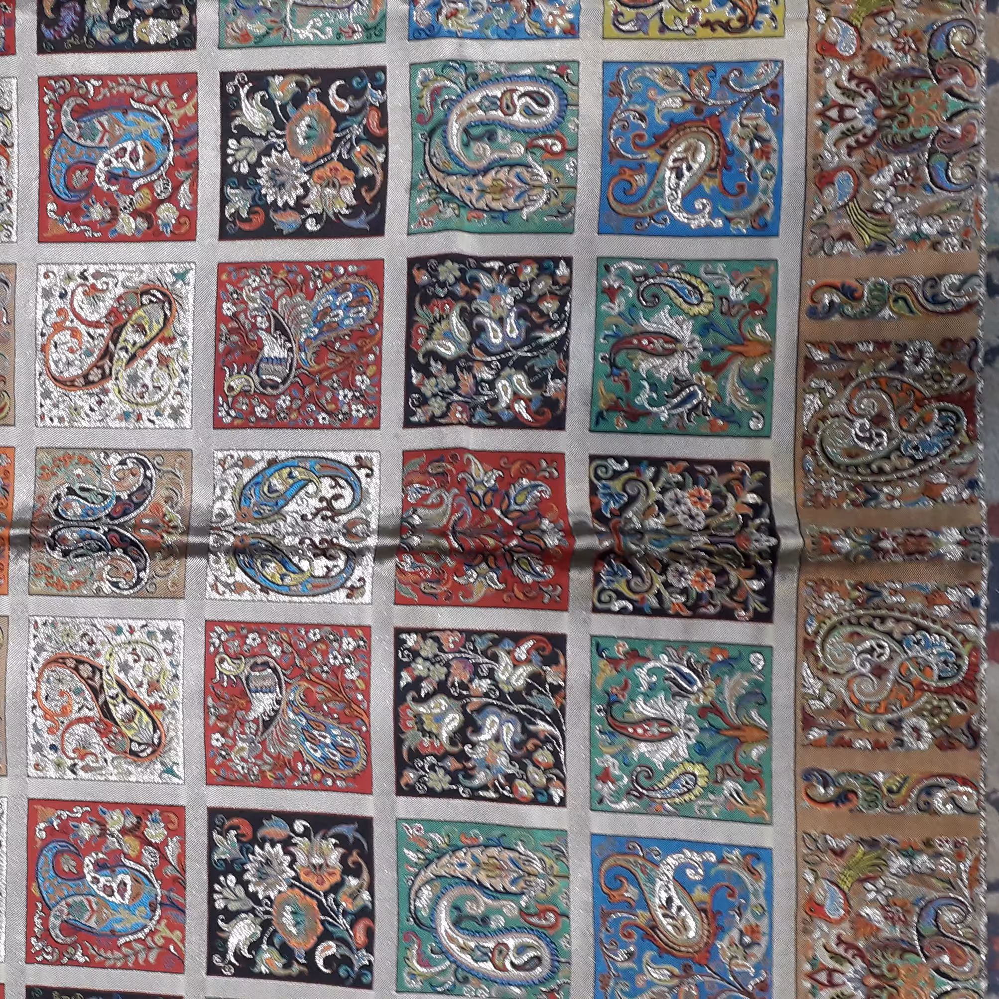 ترمه چهلستون طرح خشتی ممتاز هشت رنگ ابریشم از ترمه چهلستون یزد